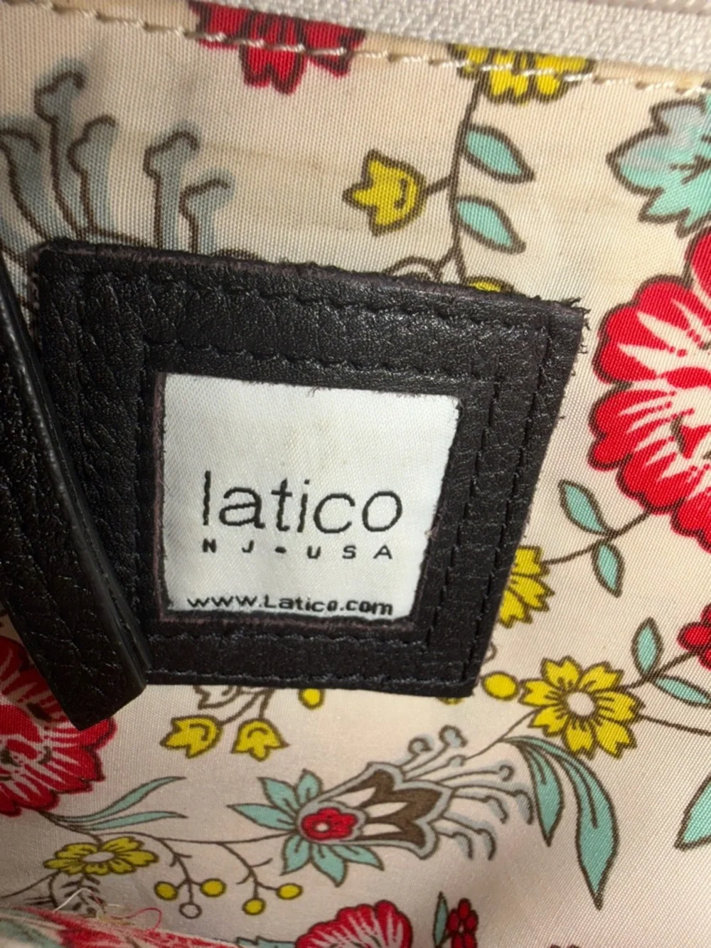 latico compact black